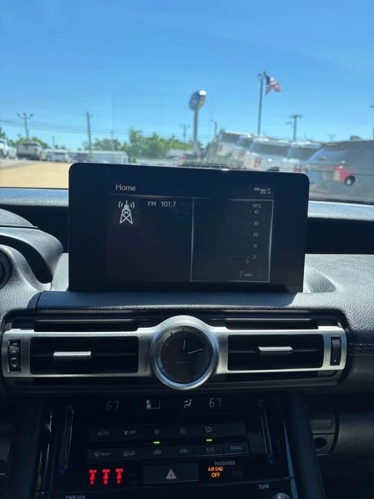 2022 Lexus IS 3rd Gen - Image 12 of 18