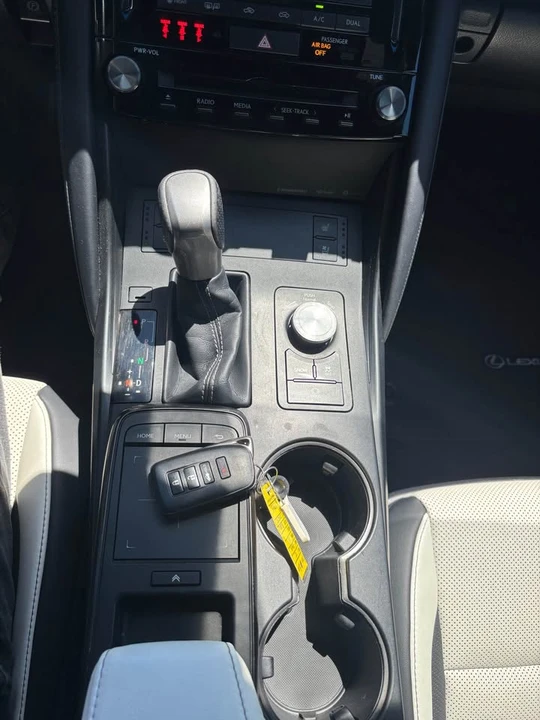 2022 Lexus IS 3rd Gen - Image 11 of 18