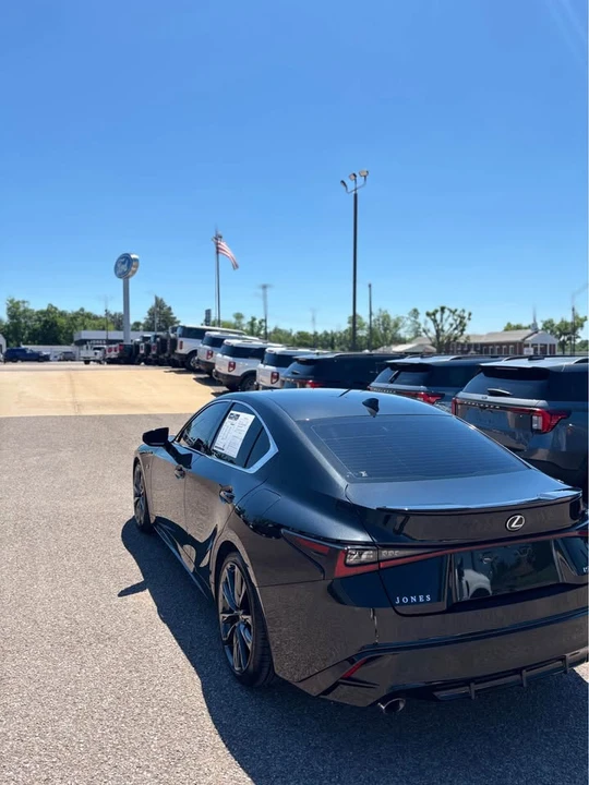 2022 Lexus IS 3rd Gen - Image 4 of 18