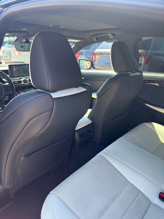 2022 Lexus IS 3rd Gen - Image 17 of 18