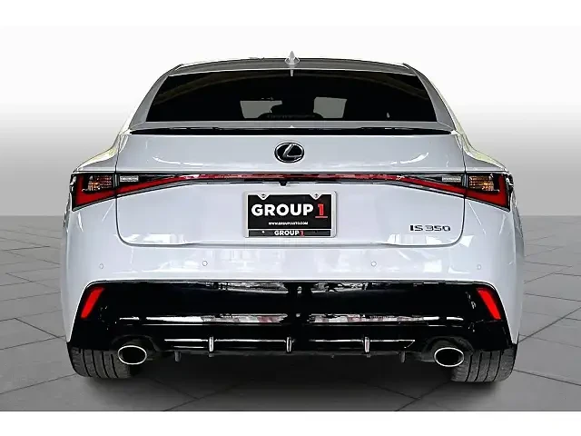 2022 Lexus IS 3rd Gen - Image 9 of 12