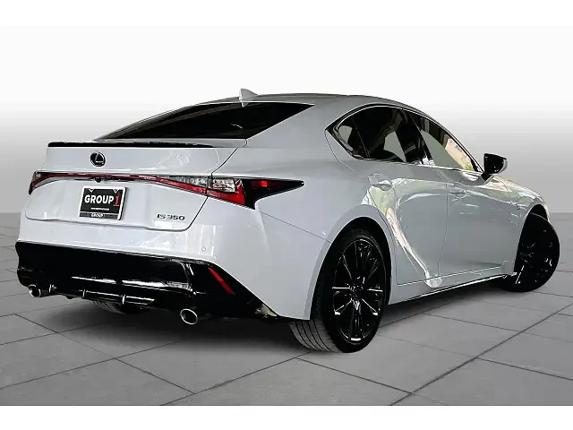 2022 Lexus IS 3rd Gen - Image 7 of 12