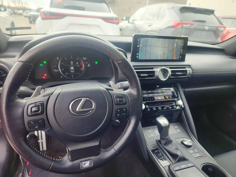2022 Lexus IS 3rd Gen - Image 5 of 8