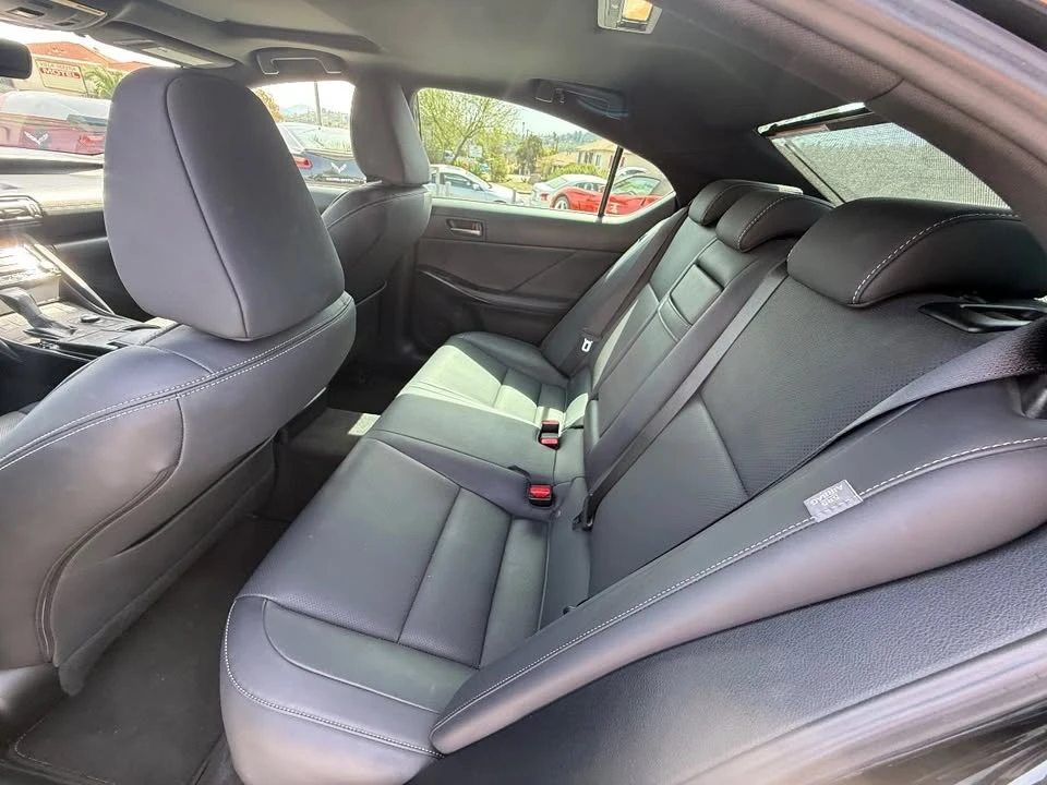 2022 Lexus IS 3rd Gen - Image 17 of 20