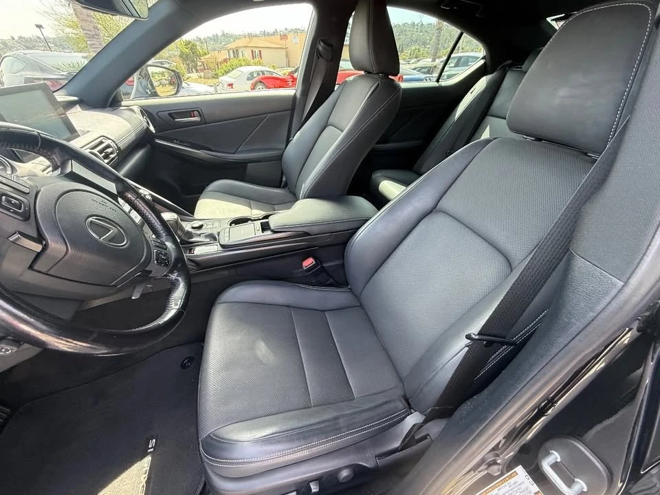 2022 Lexus IS 3rd Gen - Image 13 of 20