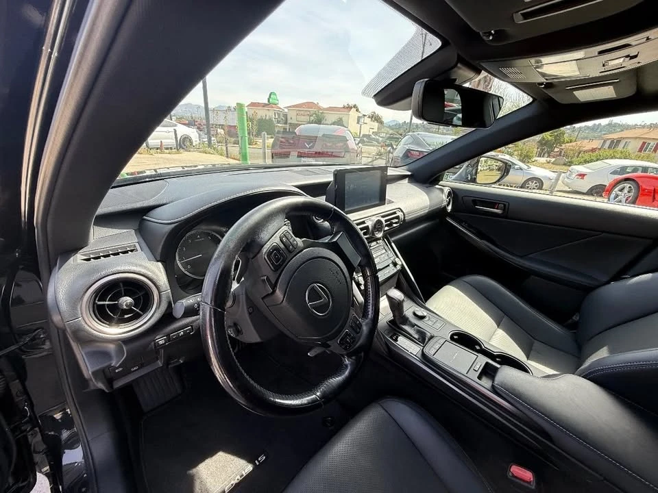 2022 Lexus IS 3rd Gen - Image 14 of 20