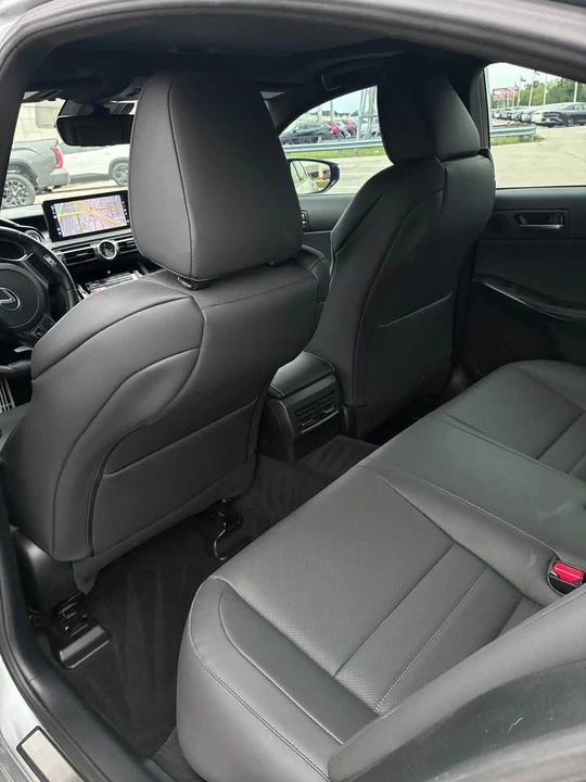 2022 Lexus IS 3rd Gen - Image 5 of 8