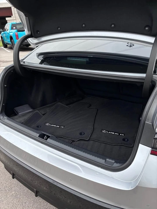 2022 Lexus IS 3rd Gen - Image 4 of 8