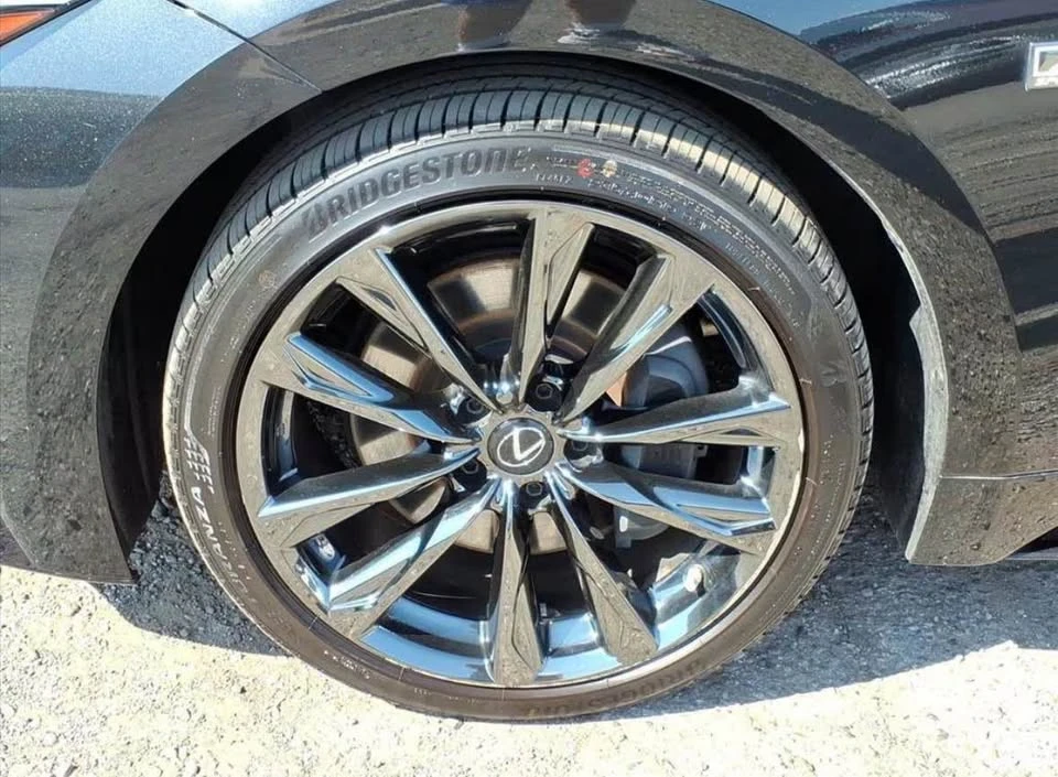 2022 Lexus IS 3rd Gen - Image 6 of 9