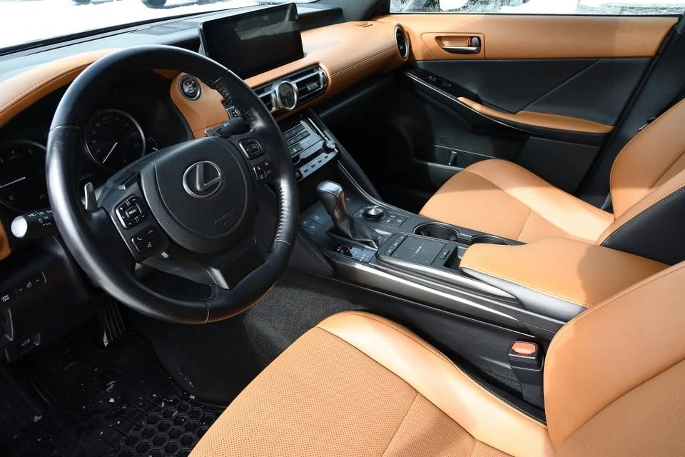 2022 Lexus IS 3rd Gen - Image 10 of 20