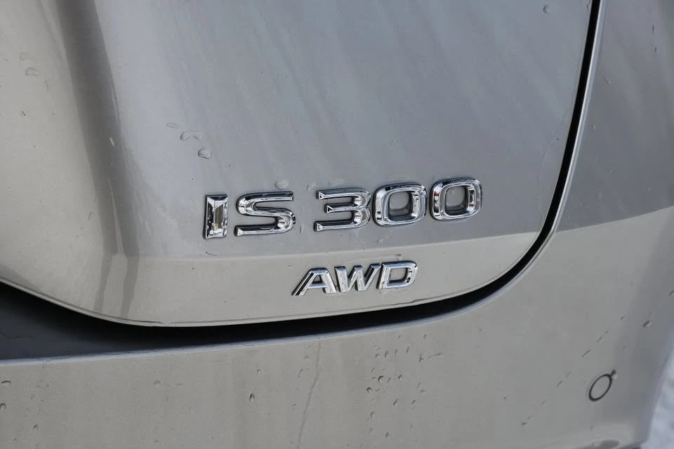 2022 Lexus IS 3rd Gen - Image 8 of 20