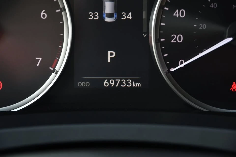 2022 Lexus IS 3rd Gen - Image 19 of 20