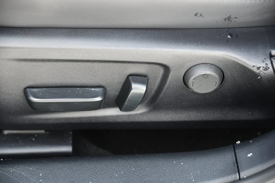 2022 Lexus IS 3rd Gen - Image 14 of 20