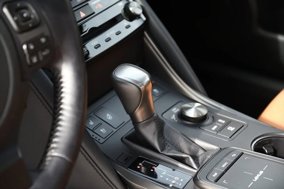2022 Lexus IS 3rd Gen - Image 11 of 20