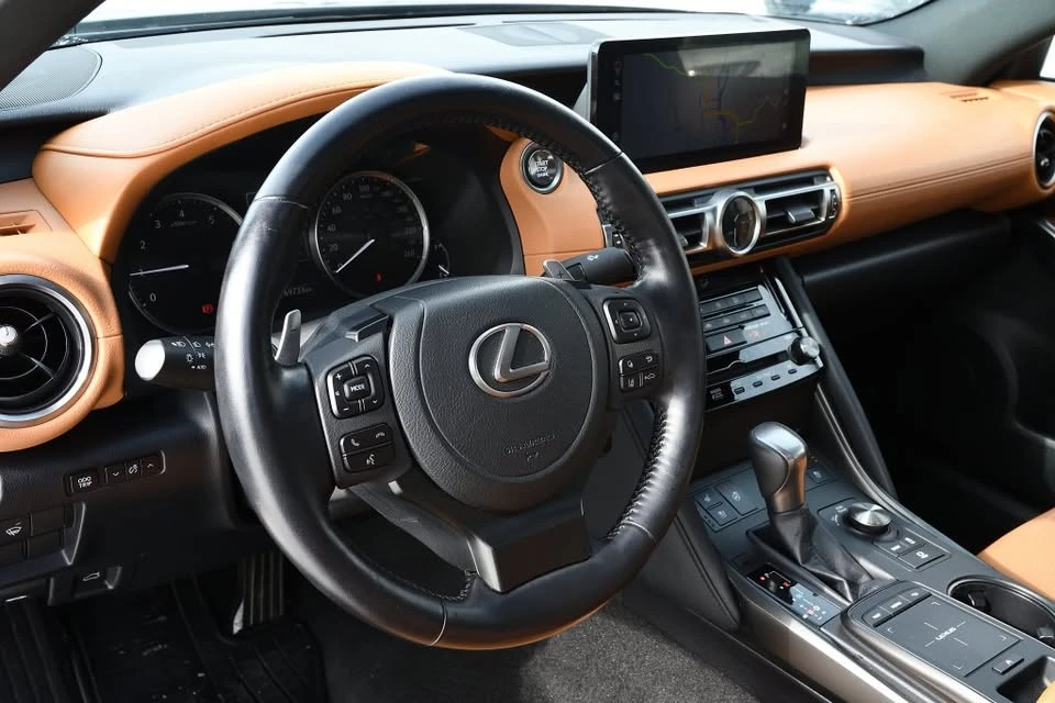 2022 Lexus IS 3rd Gen - Image 9 of 20