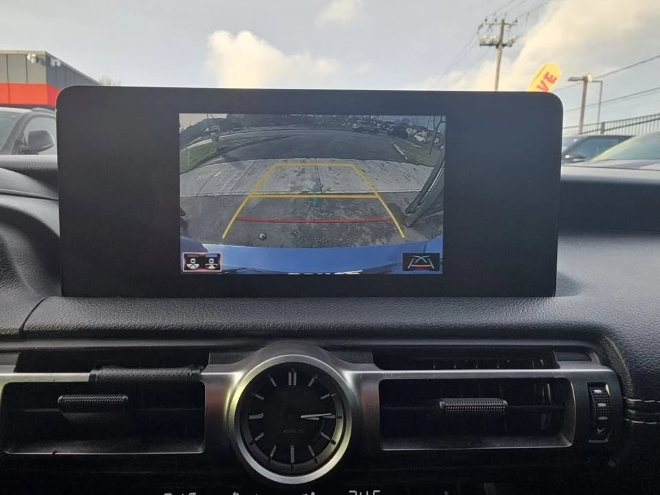 2022 Lexus IS 3rd Gen - Image 13 of 20