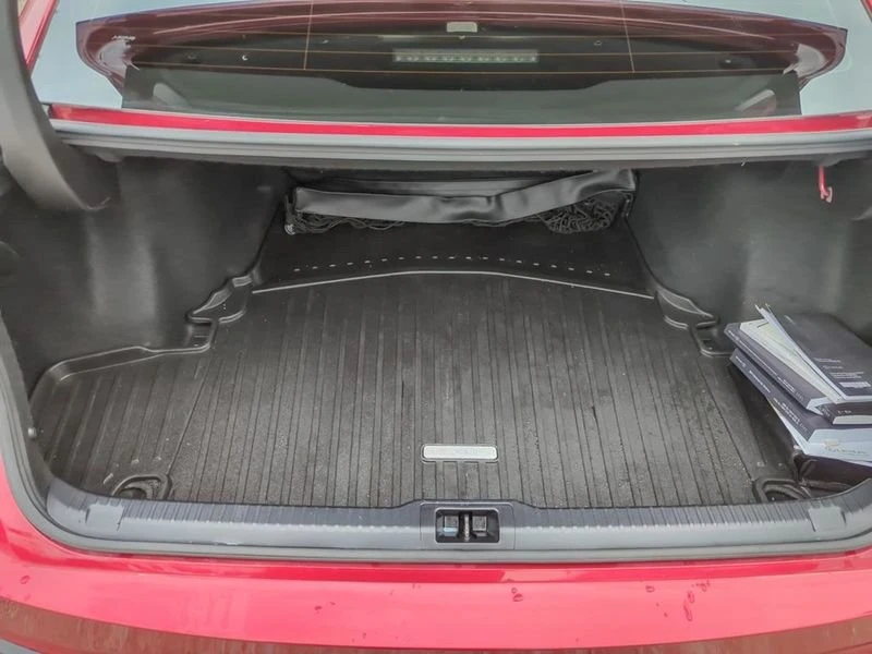 2022 Lexus IS 3rd Gen - Image 8 of 19