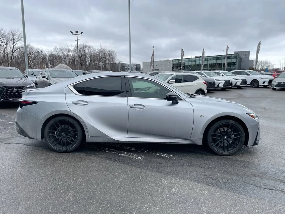 2022 Lexus IS 3rd Gen - Image 15 of 18