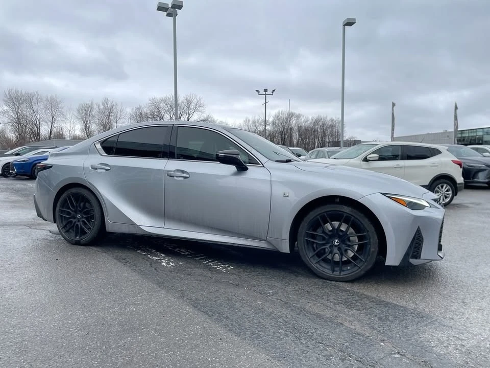 2022 Lexus IS 3rd Gen - Image 16 of 18