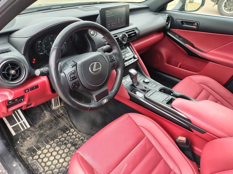 2022 Lexus IS 3rd Gen - Image 5 of 12