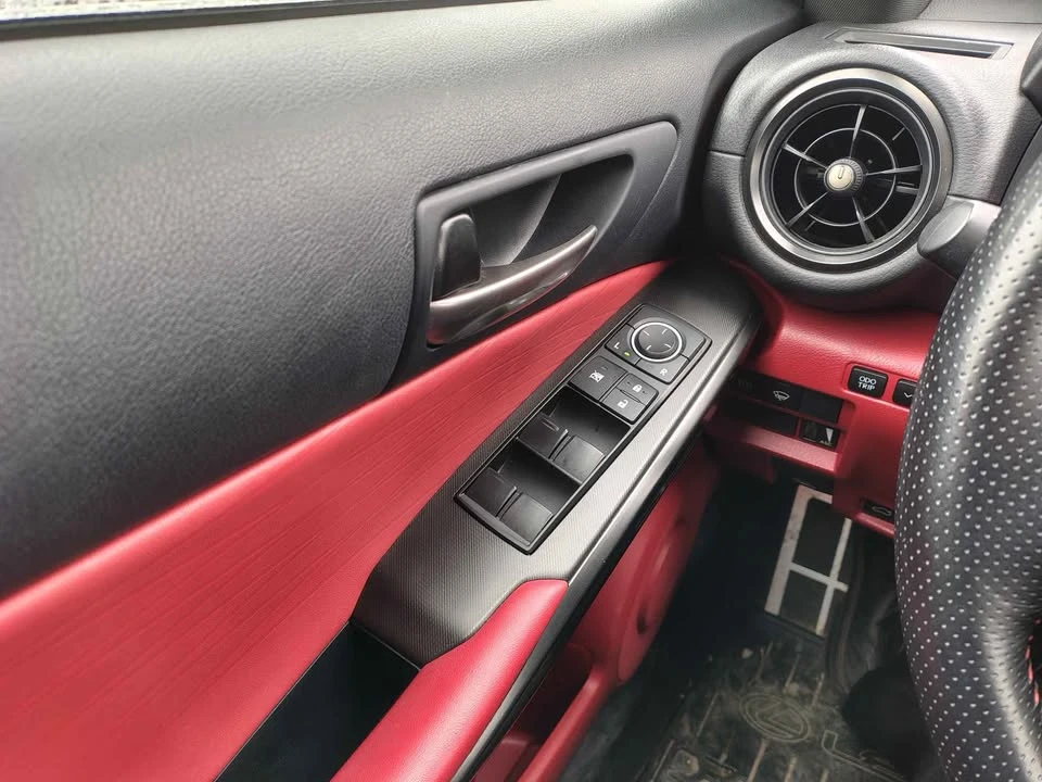 2022 Lexus IS 3rd Gen - Image 8 of 12