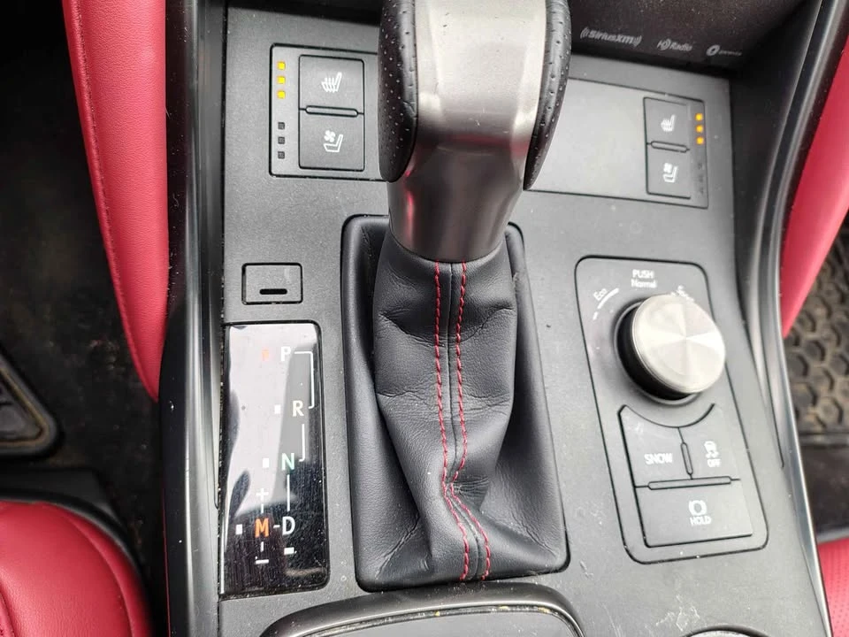 2022 Lexus IS 3rd Gen - Image 9 of 12