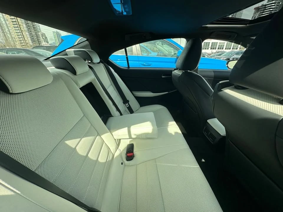 2022 Lexus IS 3rd Gen - Image 7 of 8