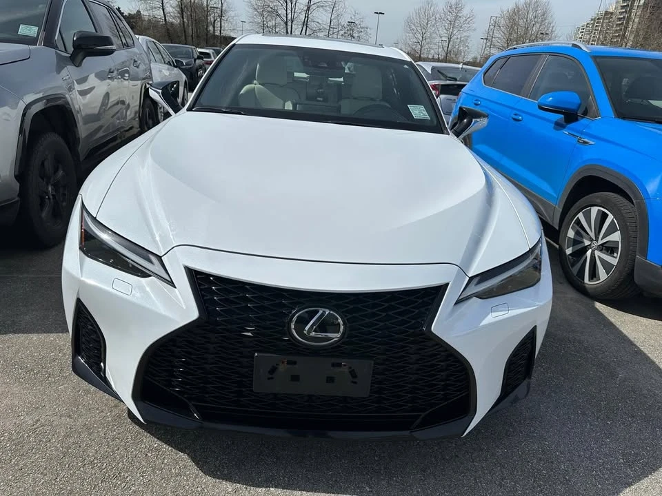 2022 Lexus IS 3rd Gen - Image 2 of 8