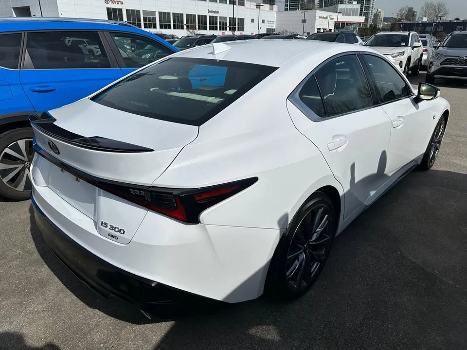 2022 Lexus IS 3rd Gen - Image 6 of 8