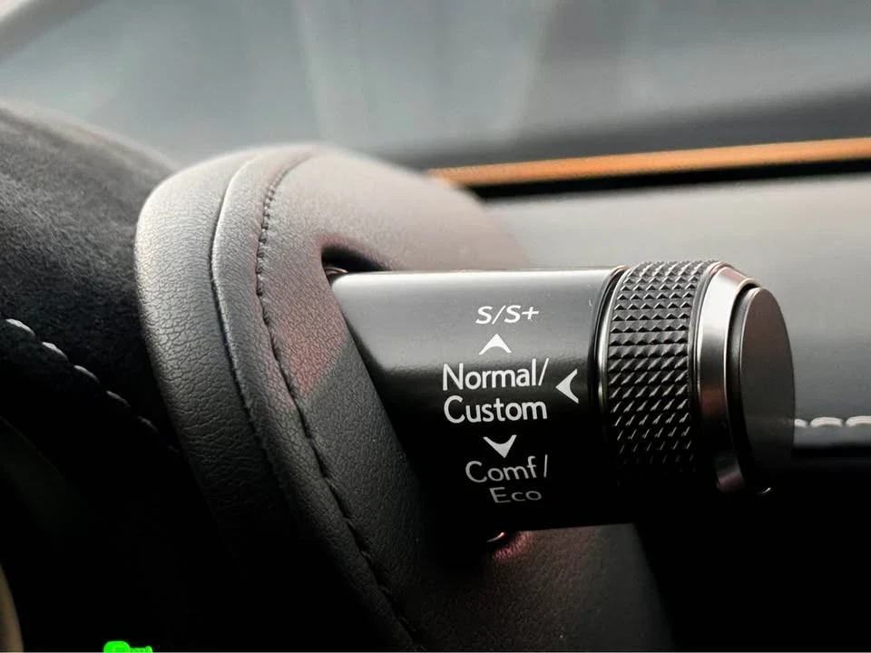 2022 Lexus LC - Image 15 of 20