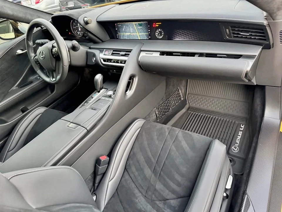 2022 Lexus LC - Image 9 of 20