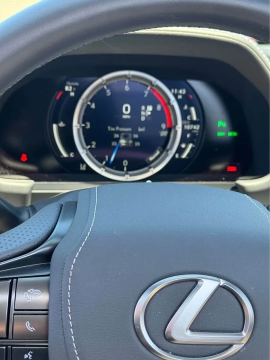 2022 Lexus LC - Image 7 of 9
