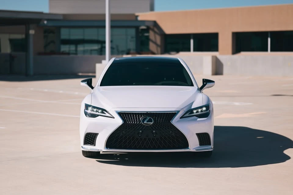 2022 Lexus LS 5th Gen - Image 4 of 18