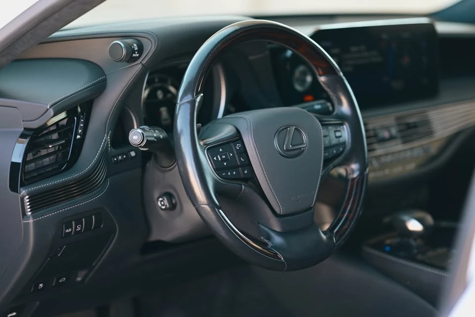 2022 Lexus LS 5th Gen - Image 6 of 18