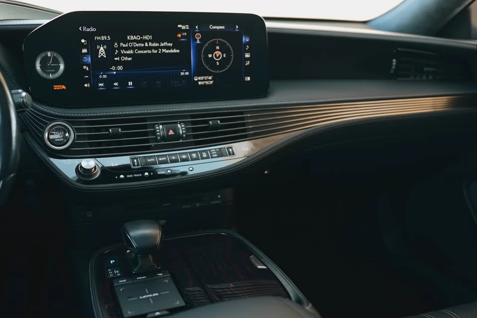 2022 Lexus LS 5th Gen - Image 8 of 18