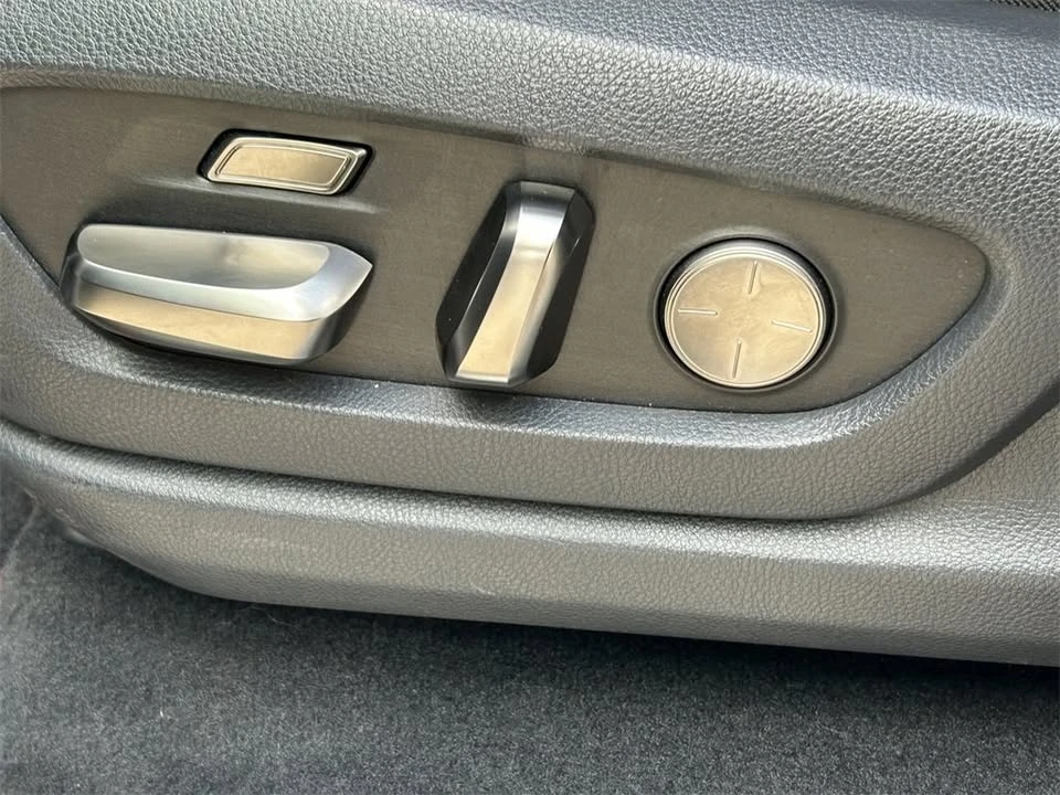 2022 Lexus LX 3rd Gen - Image 5 of 18