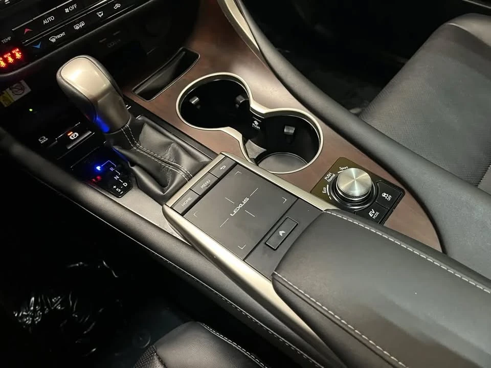 2022 Lexus RX 4th Gen - Image 6 of 7