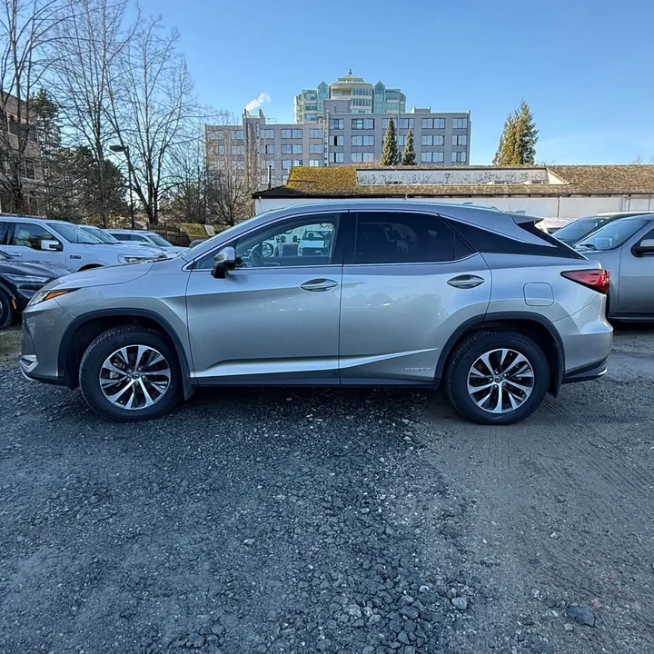 2022 Lexus RX 4th Gen - Image 9 of 16