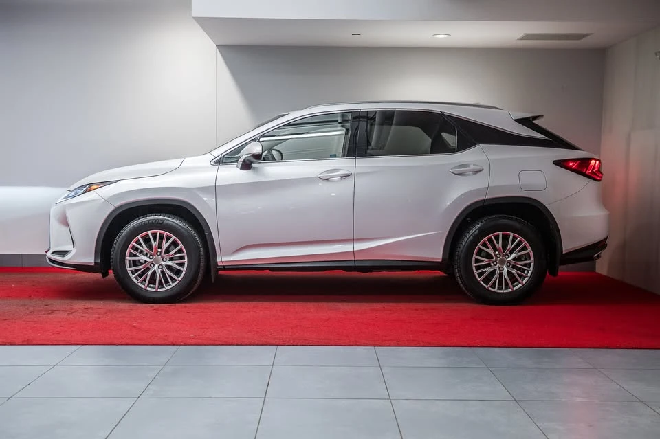 2022 Lexus RX 4th Gen - Image 5 of 10