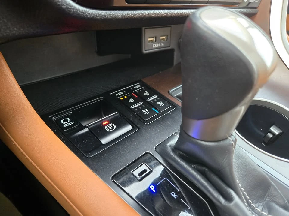 2022 Lexus RX 4th Gen - Image 13 of 14