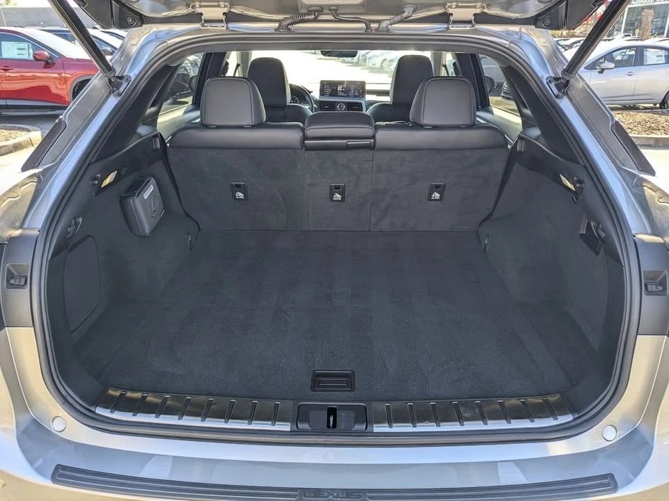 2022 Lexus RX 4th Gen - Image 13 of 16