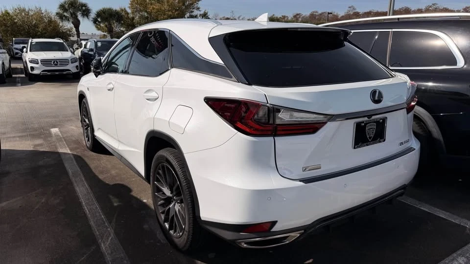 2022 Lexus RX 4th Gen - Image 18 of 19