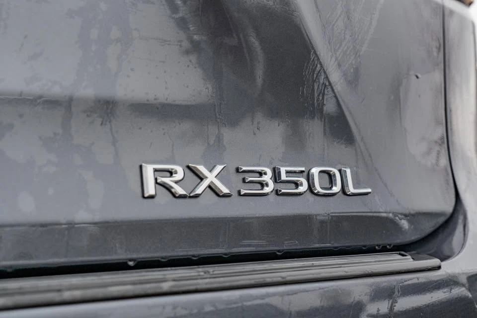 2022 Lexus RX 4th Gen - Image 8 of 10