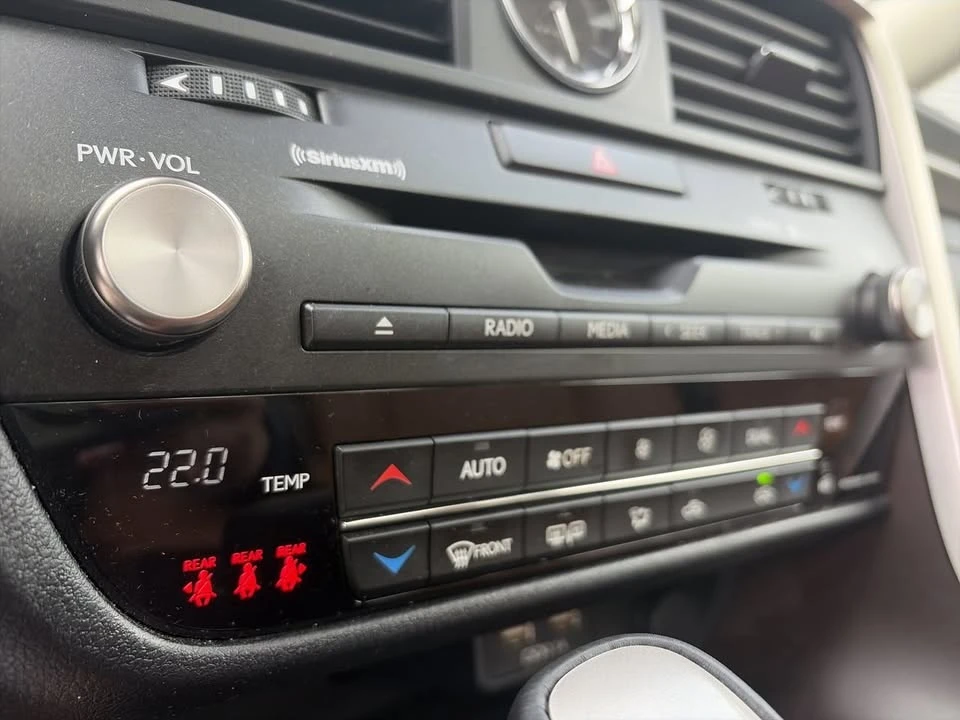 2022 Lexus RX 4th Gen - Image 17 of 20