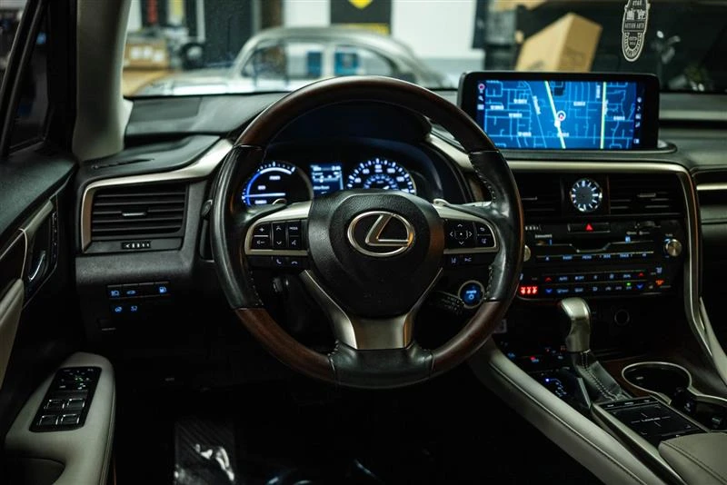 2022 Lexus RX 4th Gen - Image 17 of 20