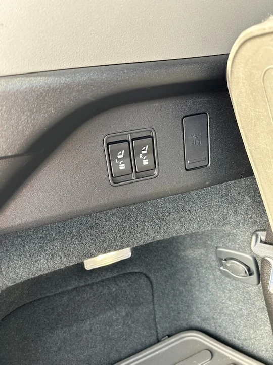 2022 Lexus RX 4th Gen - Image 16 of 20
