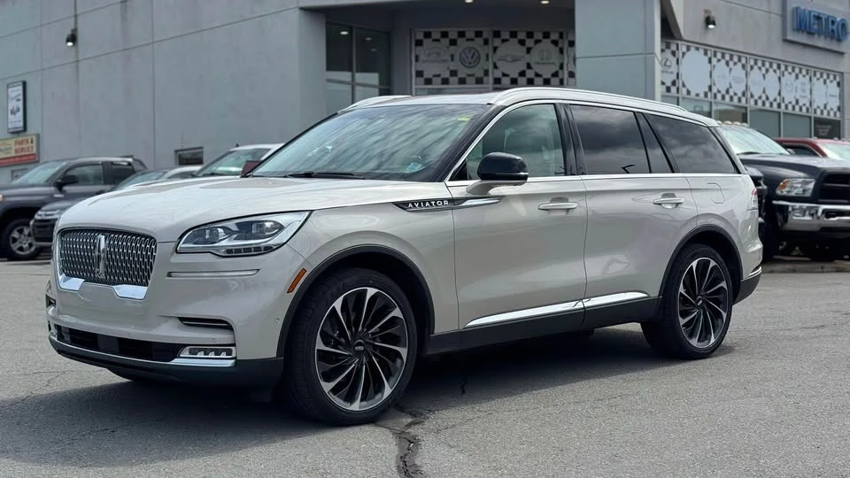 2022 Lincoln Aviator 2nd Gen - Image 2 of 20