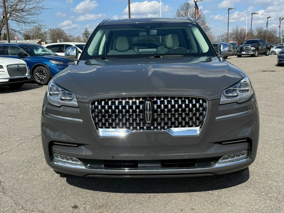 2022 Lincoln Aviator 2nd Gen - Image 2 of 12