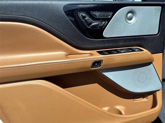2022 Lincoln Aviator 2nd Gen - Image 16 of 21
