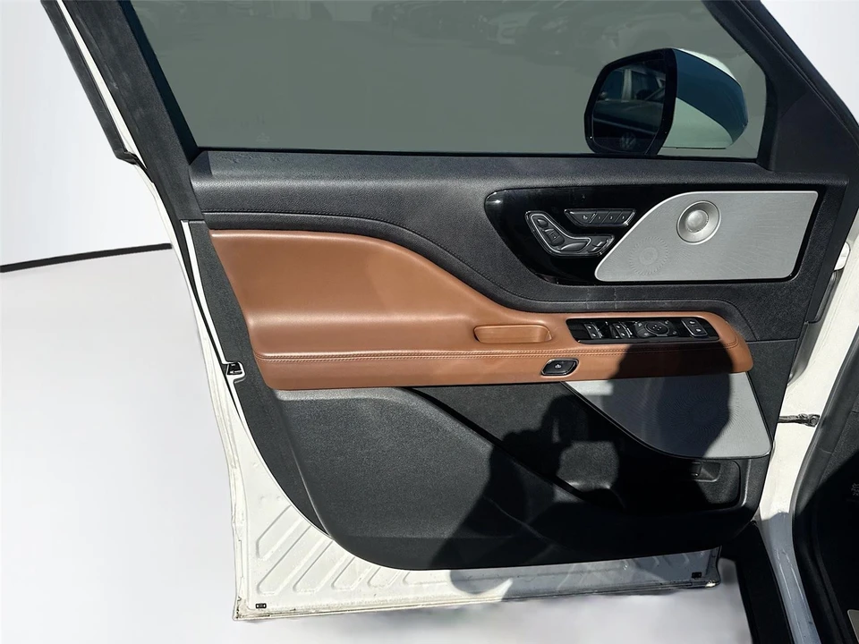 2022 Lincoln Aviator 2nd Gen - Image 16 of 19